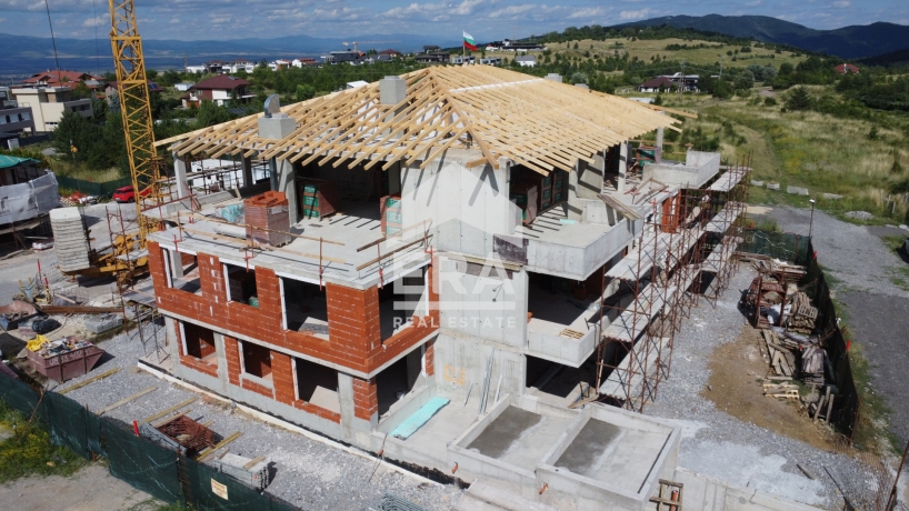 Тристаен апартамент за продажба в Бистрица, София
