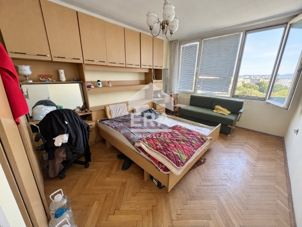 Тристаен апартамент за продажба в кв. Надежда 4, София