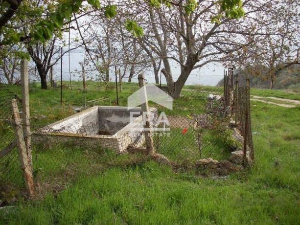 Парцел с морска панорама в кв. Галата град Варна