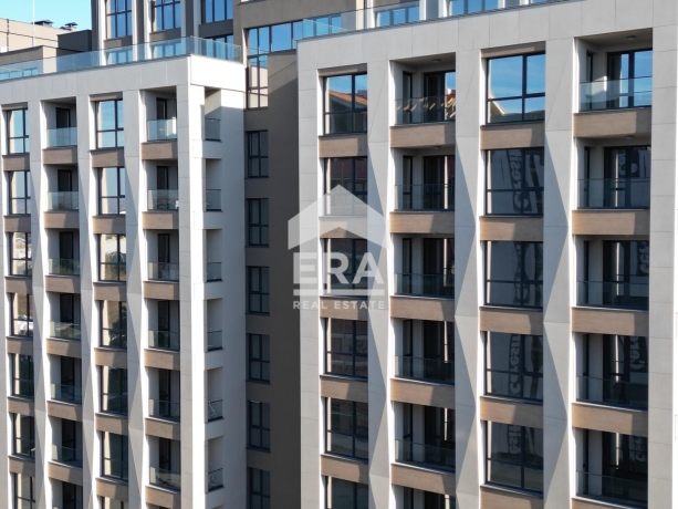 Двустаен апартамент + паркомясто в Азимут 1