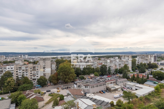 Тристаен апартамент за продажба в кв. Възраждане 1, Варна