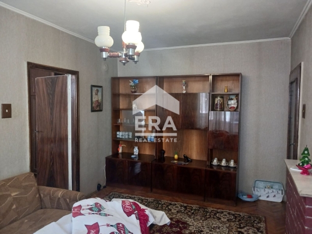 Тристаен апартамент за продажба в Опълченски, Стара Загора