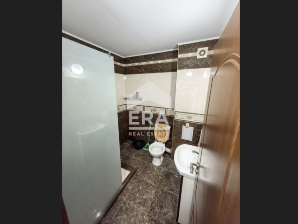 Тристаен апартамент за продажба в кв. Гранд мол Варна, Варна