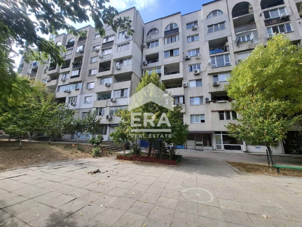 Двустаен апартамент за продажба в кв. Люлин 3, София