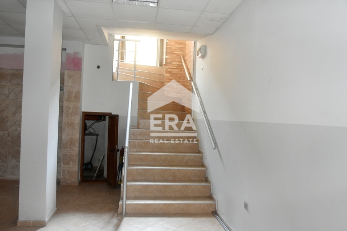 Офис за продажба в кв. Погреби, Варна