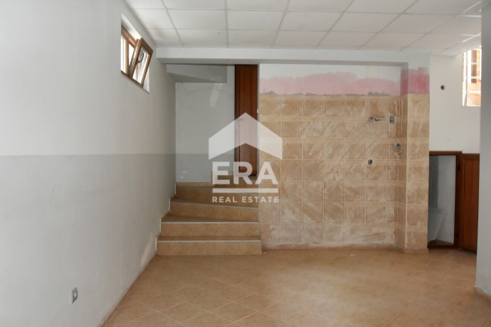 Офис за продажба в кв. Погреби, Варна