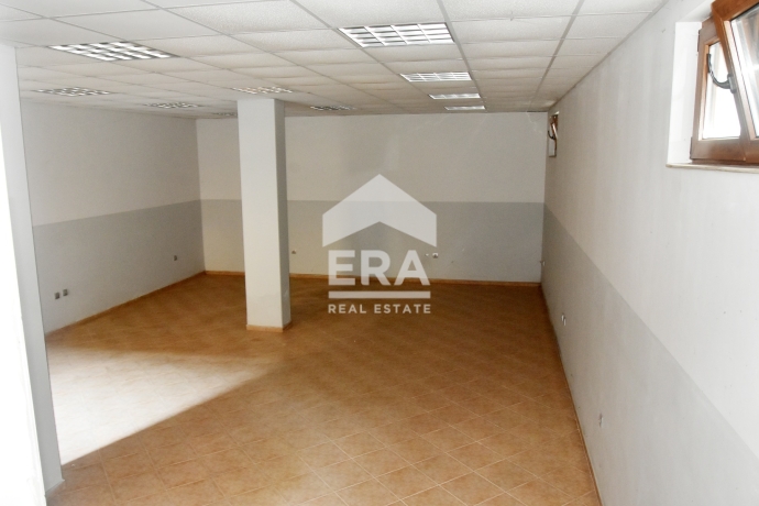 Офис за продажба в кв. Погреби, Варна