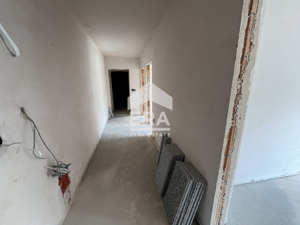 Тристаен апартамент за продажба в кв. Кайсиева градина, Варна