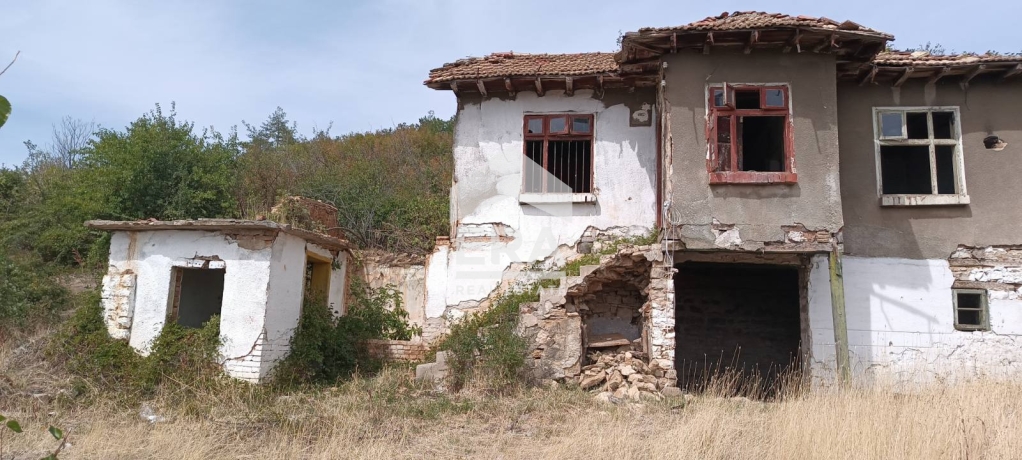 Къща за продажба в гр. Сухиндол, област Велико Търново