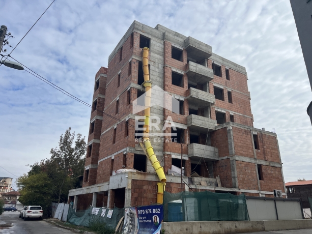 ЕРА Надежда продава партерен апартамент с 80 кв.м. двор в кв. Надежда 1