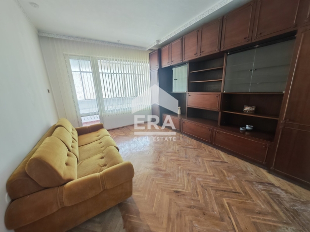 Тристаен апартамент за продажба в Център, Силистра
