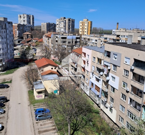 Тристаен апартамент за продажба в Център, Силистра