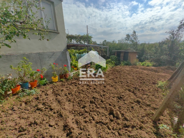 Етаж от къща за продажба в гр. Дебелец, област Велико Търново