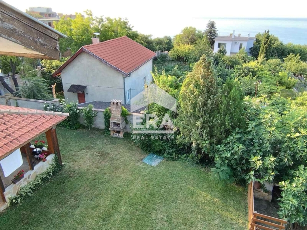 Етаж от къща под наем в м-т Ален мак, Варна