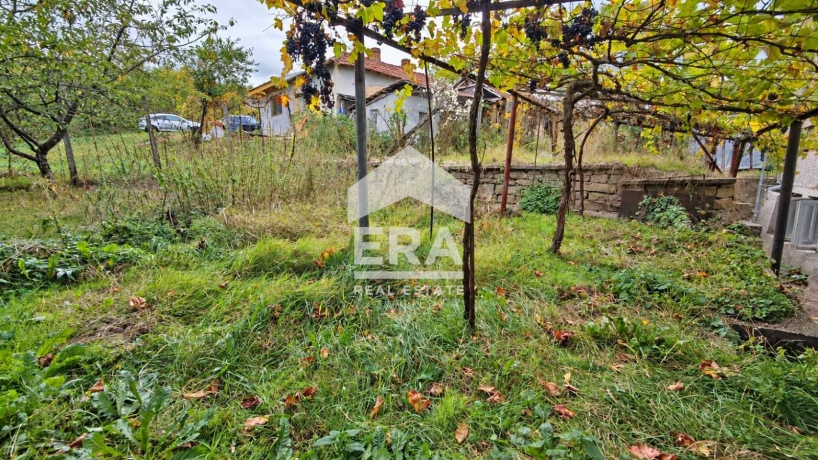 Етаж от къща за продажба в гр. Омуртаг, област Търговище