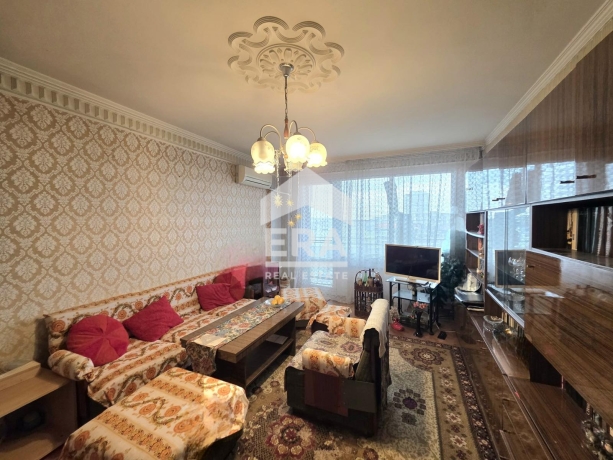 Четиристаен апартамент за продажба в кв. Хъшове, Русе