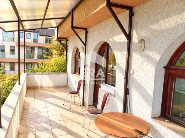 Тристаен апартамент под наем в кв. Левски, София