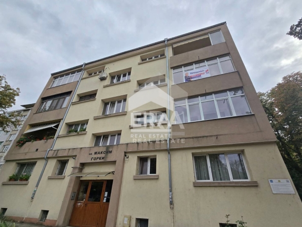 Тристаен апартамент за продажба в Идеален център, Русе