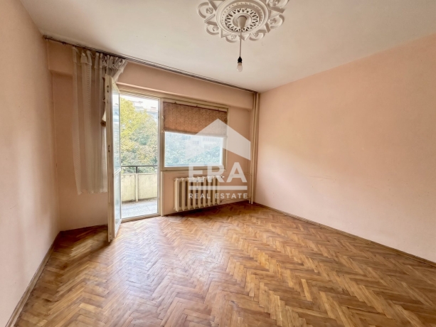 Тристаен апартамент за продажба в кв. Възраждане, Русе