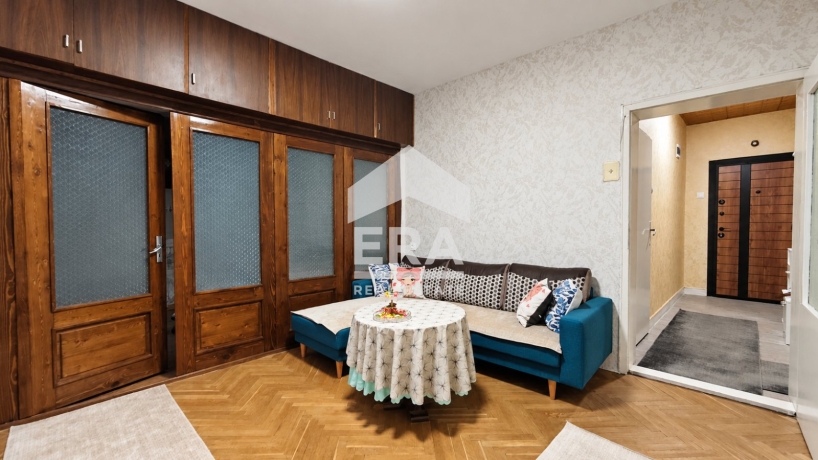 Четиристаен апартамент за продажба в кв. Боровец, Търговище