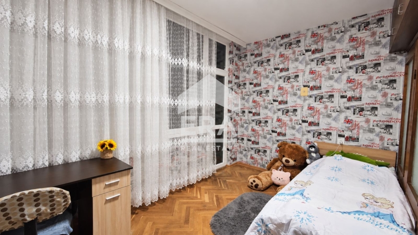 Четиристаен апартамент за продажба в кв. Боровец, Търговище