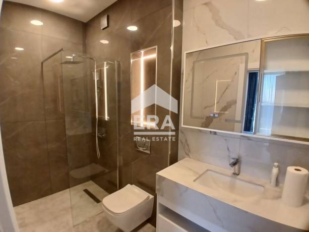 Тристаен апартамент за продажба в кв. Кръстова вада, София