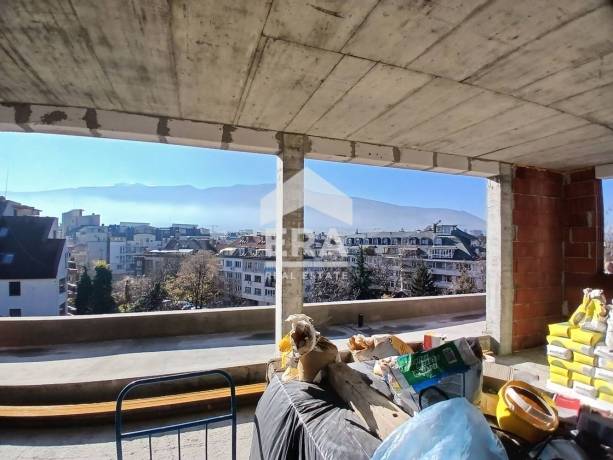 Четиристаен апартамент за продажба в кв. Витоша, София