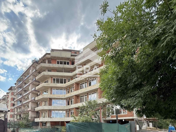 Четиристаен апартамент за продажба в кв. Лагера, София