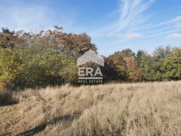 ЕКСКЛУЗИВНО! ЕРА Вива продава поземлен имот с площ от 1878 кв. м. в село Приселци, област Варна