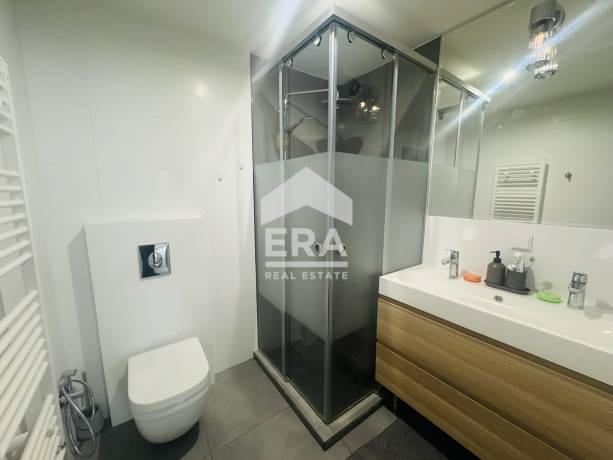 Етаж от къща за продажба в Център, Варна