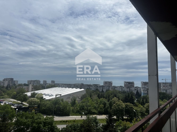 Четиристаен апартамент за продажба във Варна, област Варна