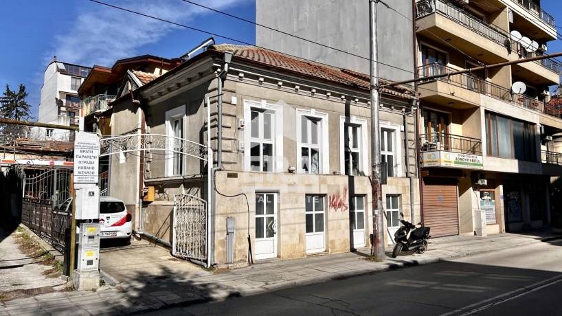 Двустаен апартамент за продажба в Идеален център, Варна