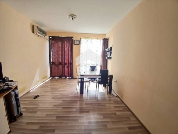 Тристаен апартамент за продажба в кв. Виница, Варна