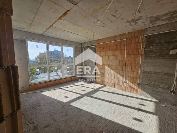 ЕРА Вива продава тристаен апартамент с прекрасна панорама в нова, бутикова сграда в кв. Възраждане II, гр. Варна