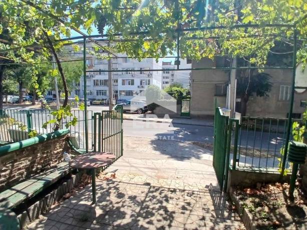 Бизнес имот за продажба в гр. Варна, област Варна