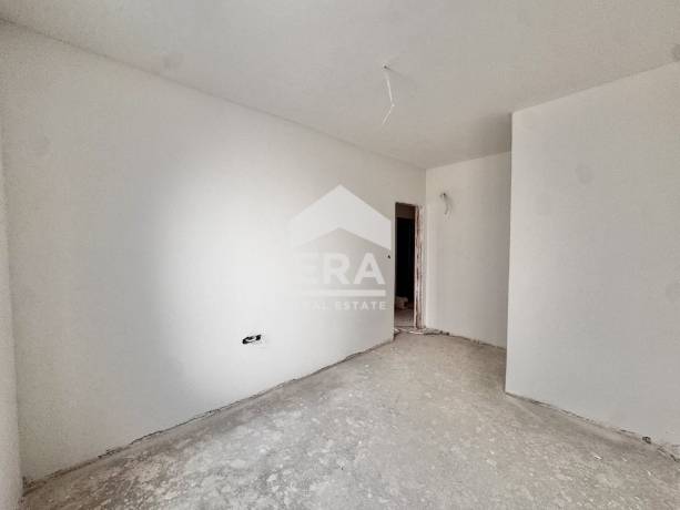 Тристаен апартамент за продажба в гр. Варна, област Варна