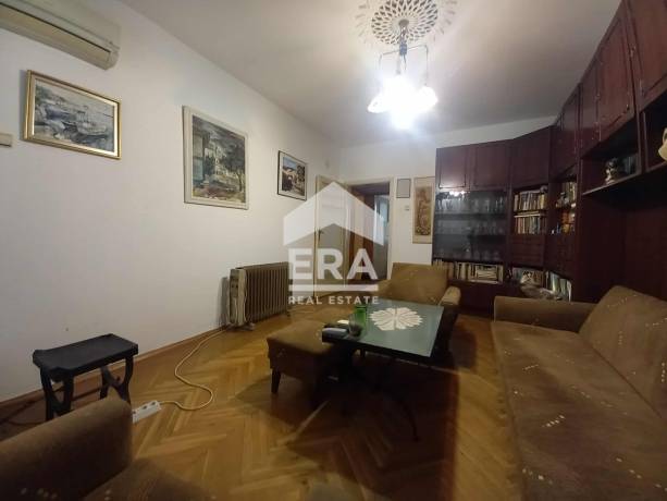 ЕРА ВИВА предлага за продажба четиристаен апартамент в тухлена сграда в кв. Аспарухово, гр. Варна