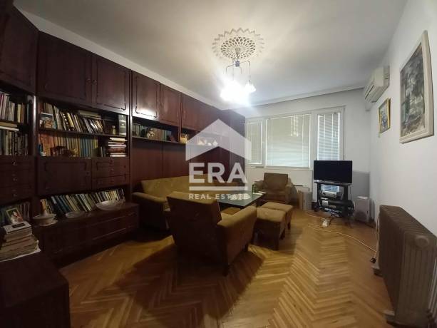 ЕРА ВИВА предлага за продажба четиристаен апартамент в тухлена сграда в кв. Аспарухово, гр. Варна