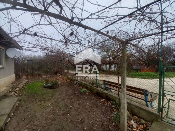 Къща за продажба в с. Дуранкулак, област Добрич