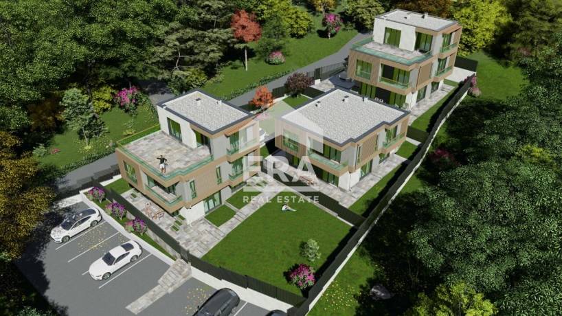 ЕРА Вива предлага за продажба триетажна къща в строеж, разположена в един от най-живописните и спокойни райони на град Варна