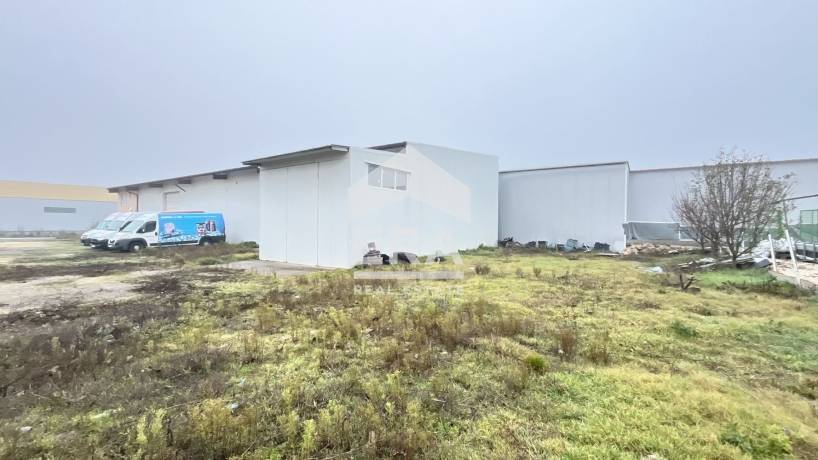 Бизнес имот за продажба в кв. Промишлена зона Север, Добрич