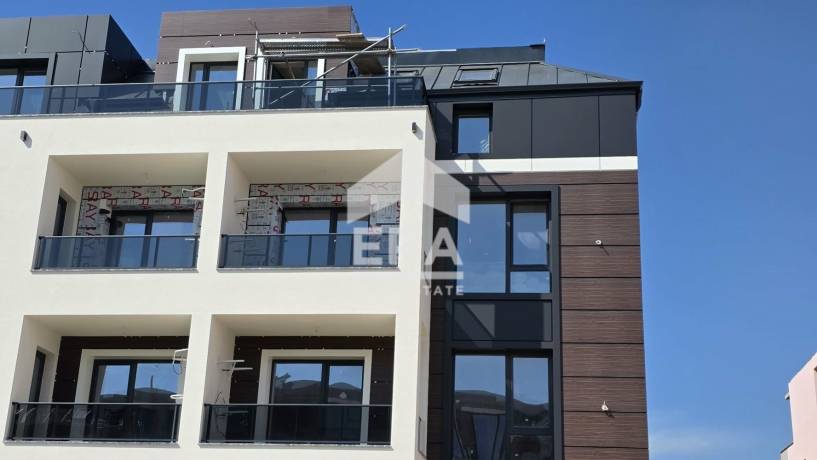 Тристаен апартамент за продажба в кв. Остромила, Пловдив