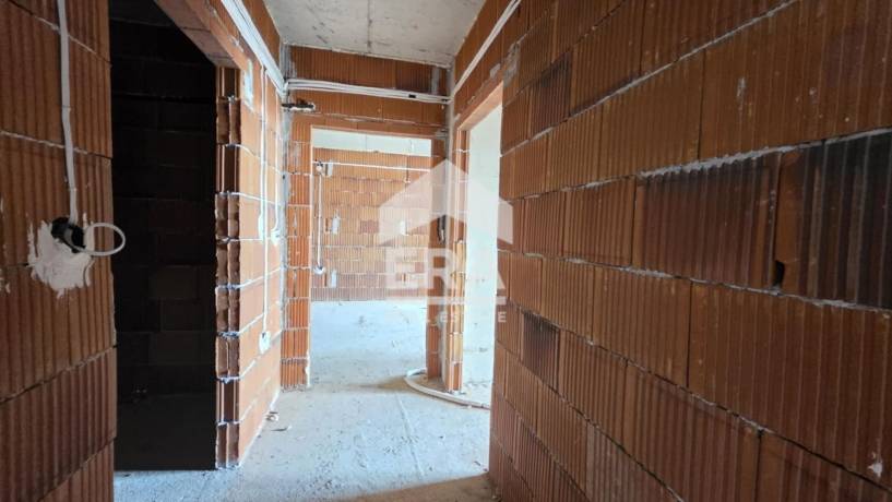 Двустаен апартамент за продажба в кв. Гагарин, Пловдив