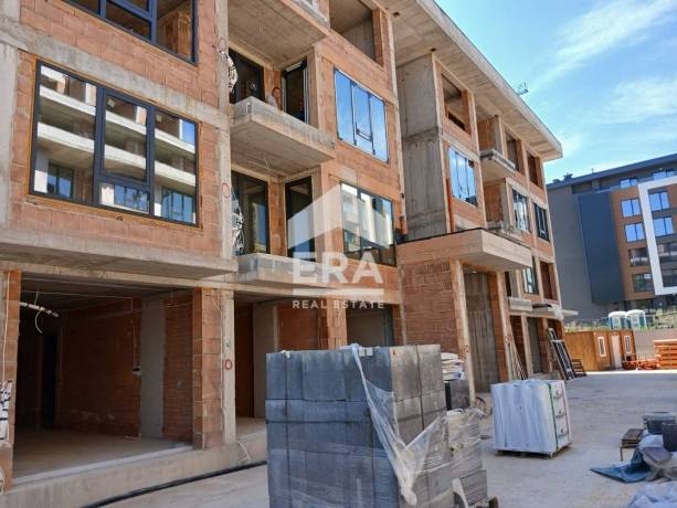 Тристаен апартамент за продажба в кв. Кръстова вада, София