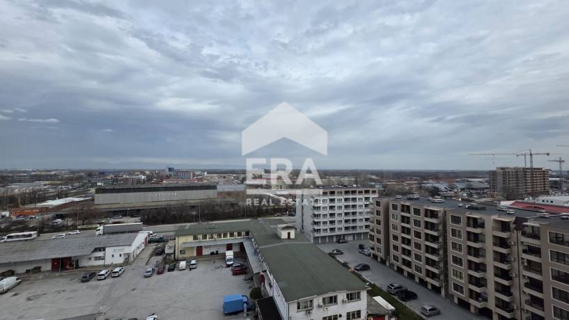 Тристаен апартамент за продажба в кв. Гагарин, Пловдив