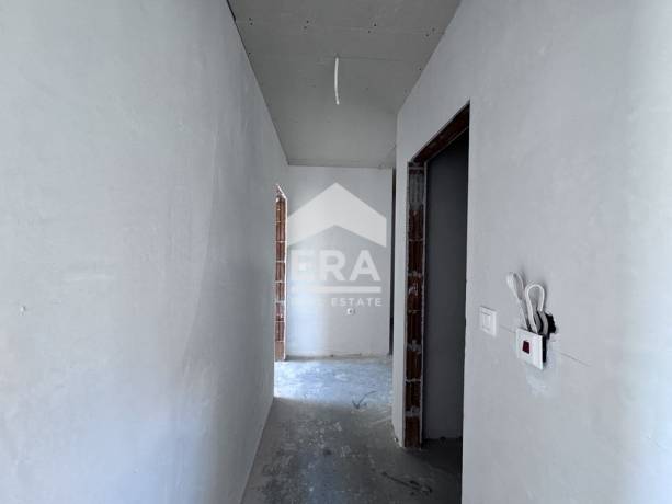 Тристаен апартамент за продажба в кв. Остромила, Пловдив