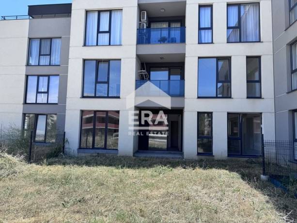 Тристаен апартамент за продажба в кв. Остромила, Пловдив