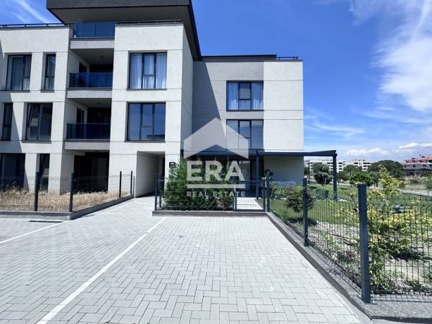 Тристаен апартамент за продажба в кв. Остромила, Пловдив