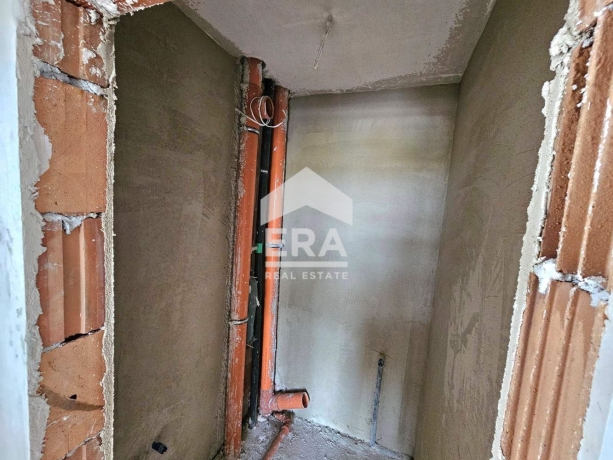 Тристаен апартамент за продажба в Белащица, област Пловдив
