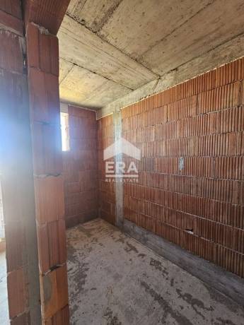 САМО В ERA! Тристаен апартамент със зашеметяваща гледка - с.Белащица